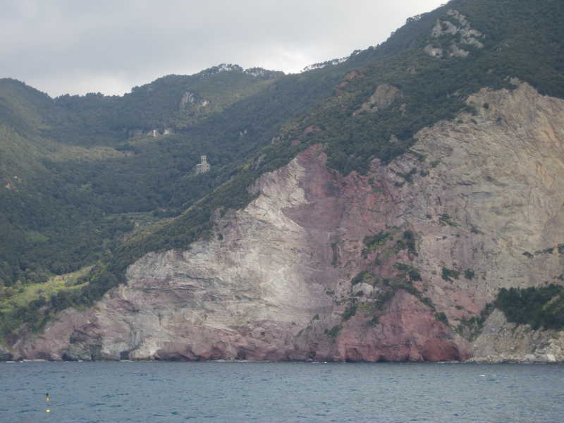 Red rocks on the way to Riomaggiore